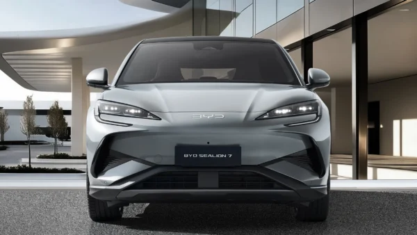 byd sealion7-exterior-banner